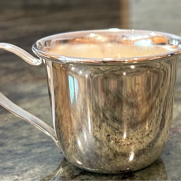 Vintage silver plated baby sippy cup with lid and box.  Embossed duck design. - Picture 4 of 5